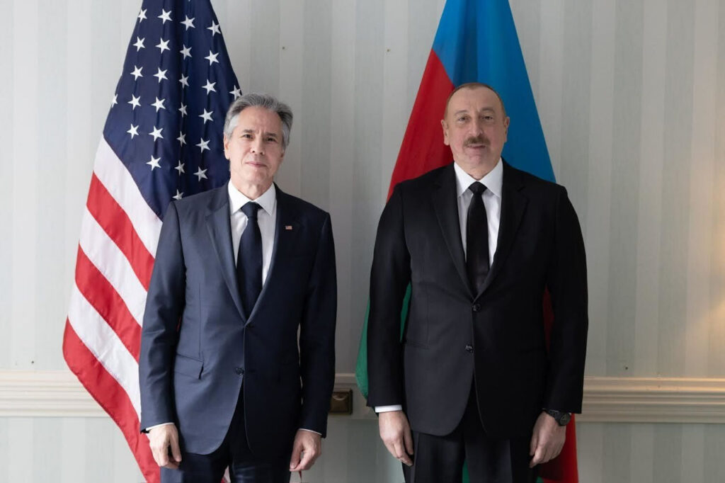 Алиев рассказал Блинкену о начале процесса демаркации границы