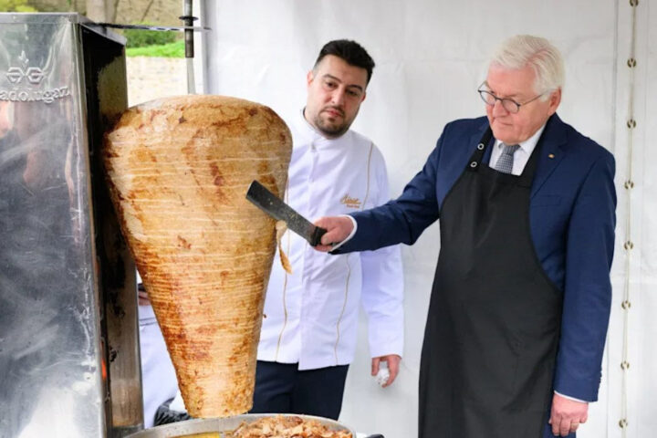 Президент Германии приехал в Турцию с 60 кг мяса для кебаба