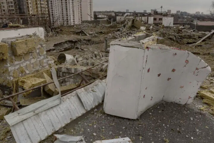 В Харькове при ракетном ударе пострадали многоэтажные дома