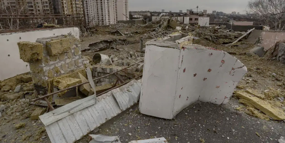 В Харькове при ракетном ударе пострадали многоэтажные дома