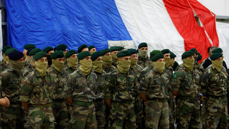 Экс-сотрудник Пентагона: Франция официально направила войска на Украину
