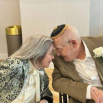 В США поженились 100-летний мужчина и 102-летняя женщина