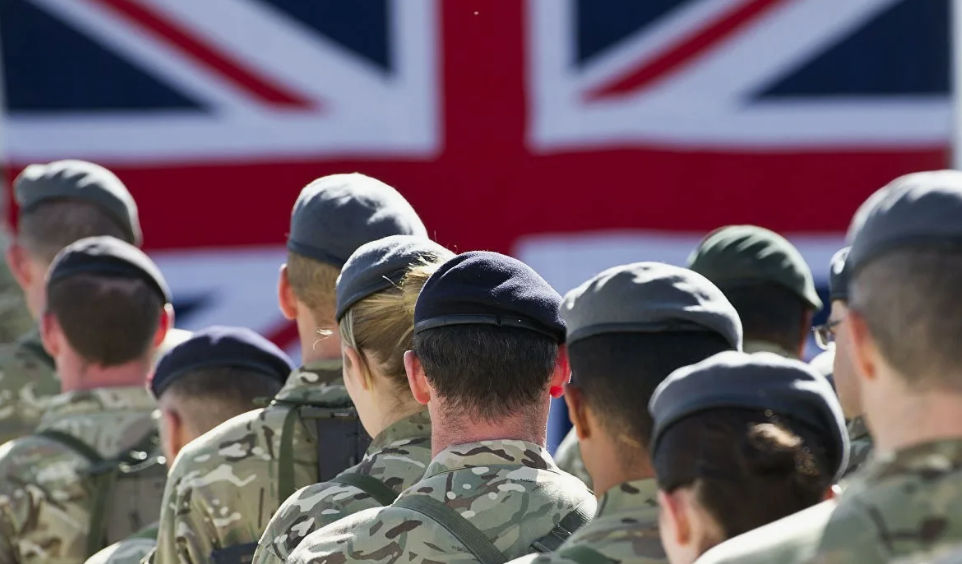 Из армии Великобритании ушло больше людей, чем поступило на службу