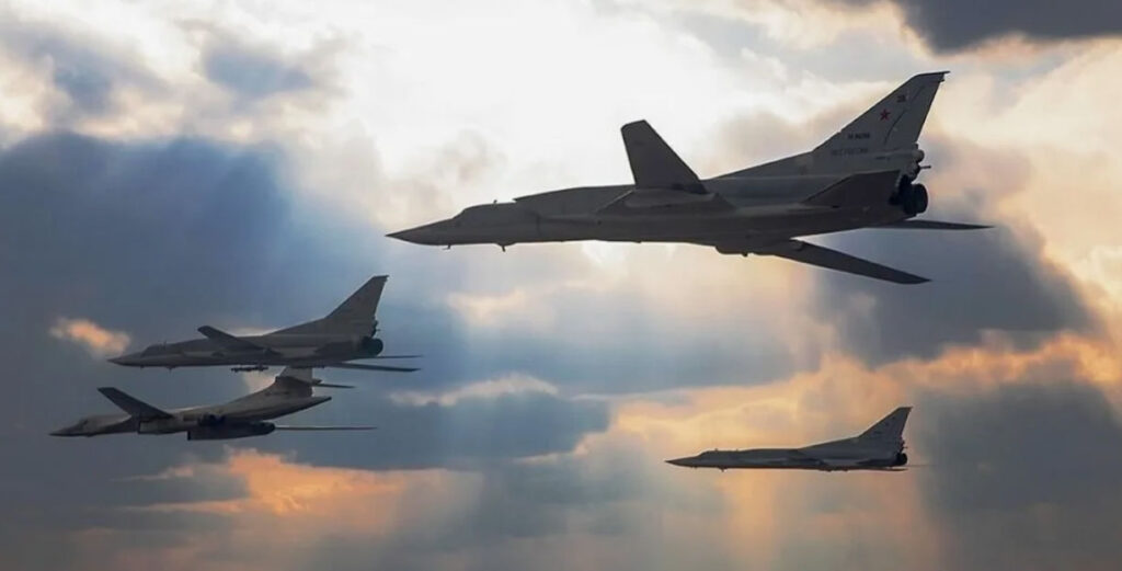 США и Канада впервые перехватили возле Аляски боевые самолеты РФ и Китая