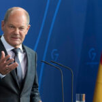 Шольц назвал «сумасшедшими» акции радикальных экоактивистов