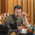 Зеленский подписал закон о декриминализации мелких краж во время войны