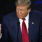 Трамп назвал Зеленского "продавцом", приезжающим в США за деньгами