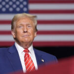 Трамп хочет изменить Конституцию, чтобы объявить Харрис импичмент