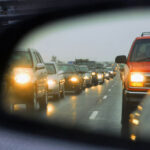 С 1 ноября водители в Молдове обязаны включать фары и в дневное время суток