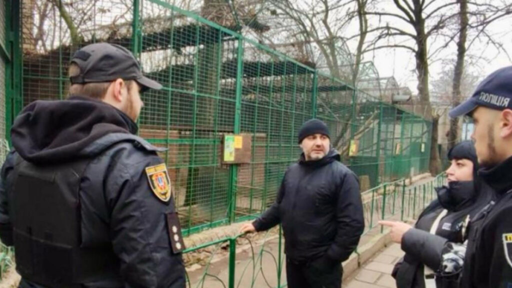 В зоопарке Одессы леопард напал на человека