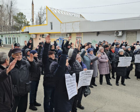 Железнодорожники снова вышли на протест