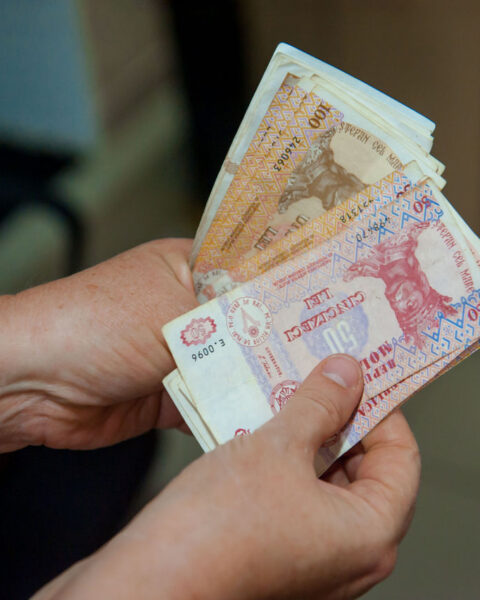 С 1 мая минимальная пенсия для лиц со стажем более 40 лет составит 3300 леев