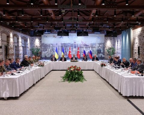 Перемирие или пауза перед новым витком войны? Что стоит за инициативой России и как отвечает Украина