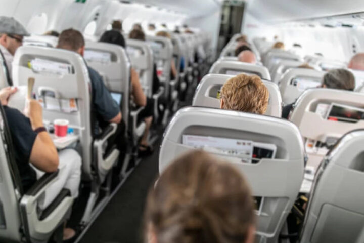 Крупнейшая авиакомпания Европы введет штрафы для некоторых пассажиров