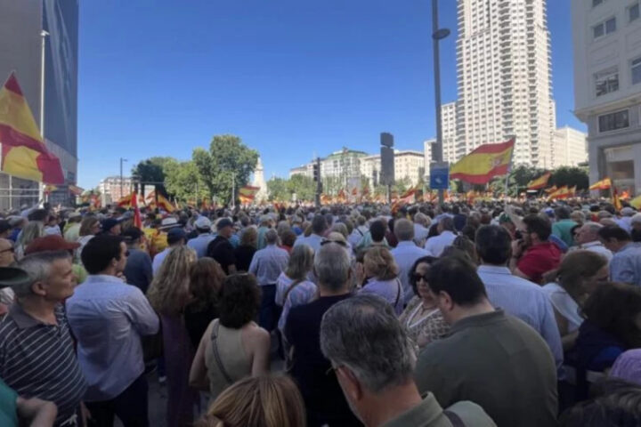 Массовый протест в центре Мадрида против правительства Испании