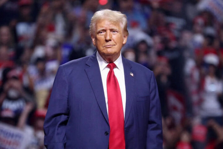 Молдавский боец UFC вышел на бой под песню Кадышевой «Широка река», привлекшую внимание Трампа.