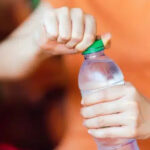 Напитки в стеклянных бутылках имеют более высокое содержание микропластика