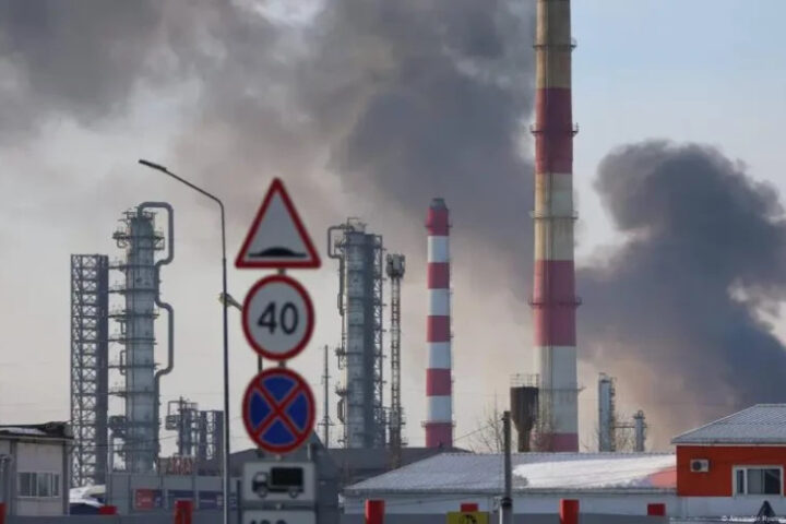 Новая атака на украинский НПЗ