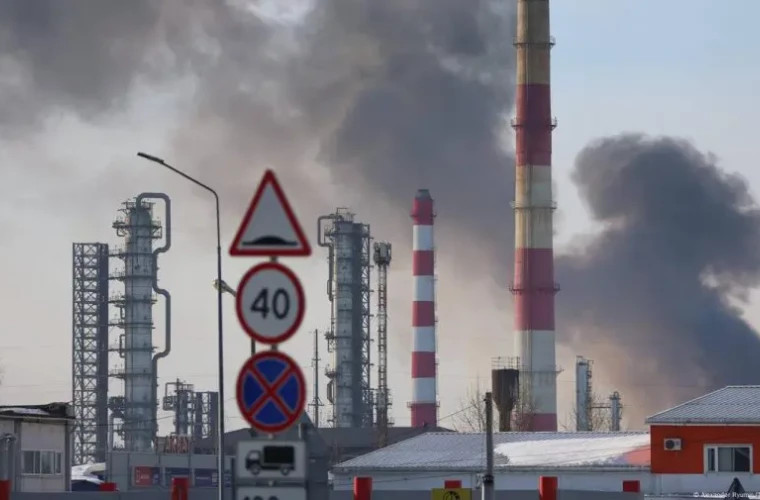 Новая атака на украинский НПЗ