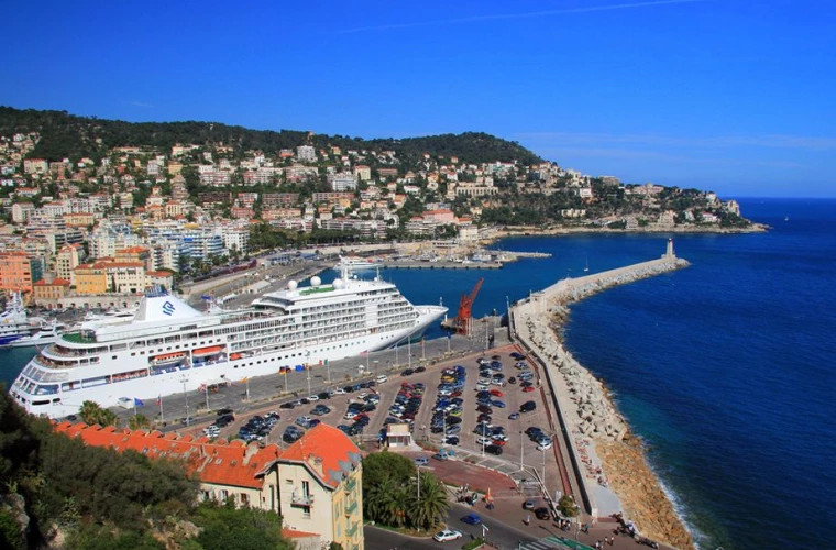 Популярный курорт сократит количество крупных круизных лайнеров