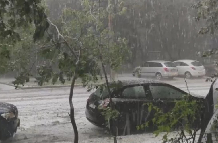 Штормы бушуют во Франции