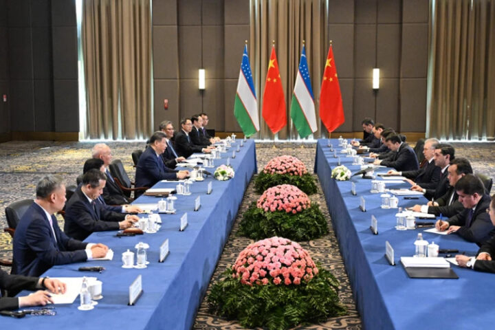 Си Цзиньпин выступил за деэскалацию напряженности на Ближнем Востоке