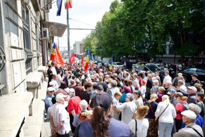 Социалисты провели протестную акцию у ЦИК