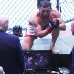 UFC боец преклонил колено перед Трампом