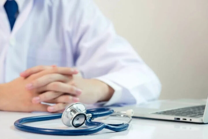 Врачи отказываются работать в Великобритании из-за недостаточной оплаты труда