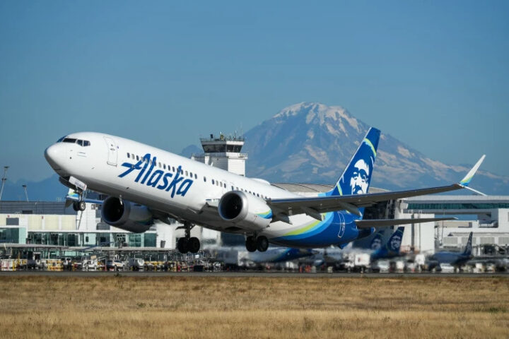 Alaska Airlines приостановила все рейсы и сделала новый анонс