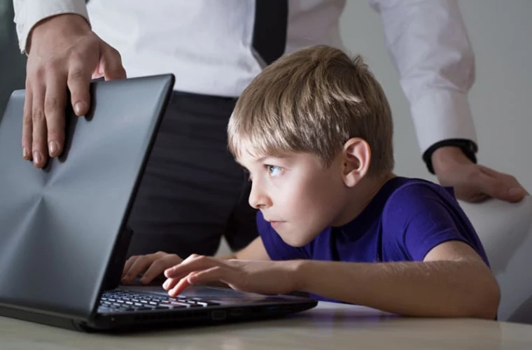 Австралия вводит запрет на аккаунты YouTube для детей до 16 лет