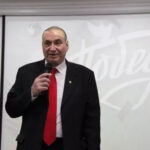 Борис Шаповалов: важно помнить о прошлом, но не спекулировать на этом