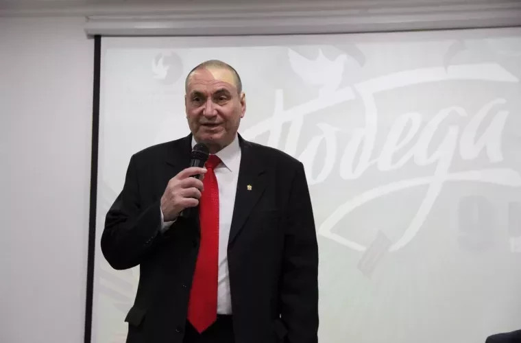 Борис Шаповалов: важно помнить о прошлом, но не спекулировать на этом