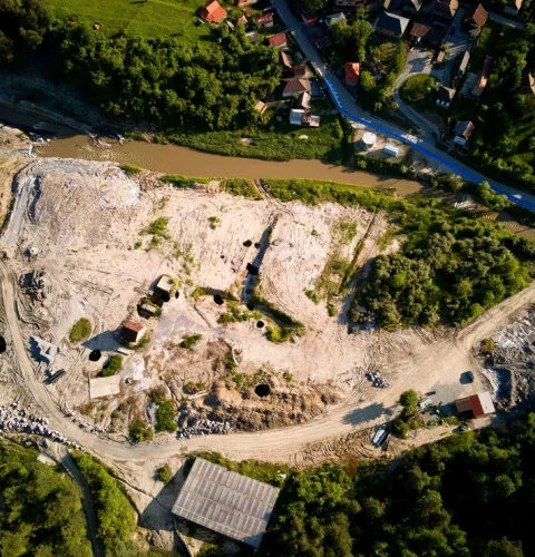 Дамба у рудника Прайд не справилась с ливнями, предпринимаются меры для стабилизации ситуации