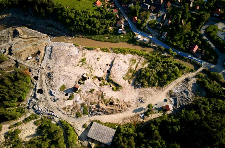 Дамба у рудника Прайд не справилась с ливнями, предпринимаются меры для стабилизации ситуации