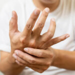 "Дефектный белок в мозге: прорыв на пути к лечению болезни Паркинсона!"