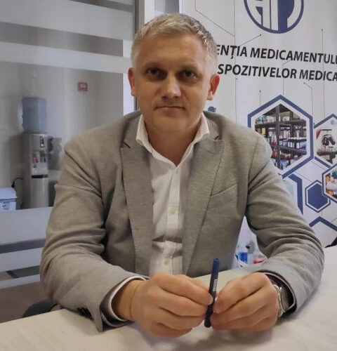 Драгош Гуцу уволен с поста директора Агентства по лекарствам, министр образования против этого решения.