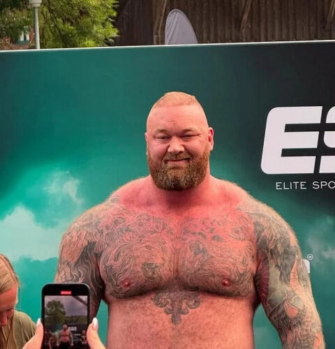 Хафтор Юлиус Бьернссон установил новый мировой рекорд в становой тяге на турнире в Германии