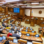 Хаос на парламентском заседании: повестка дня изменена на 233%