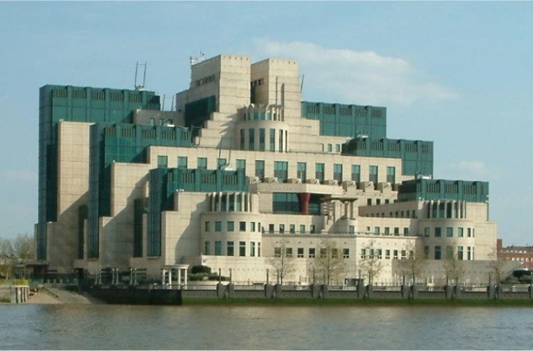 Личности некоторых сотрудников британской разведки MI6 раскрыты из-за ошибки работника