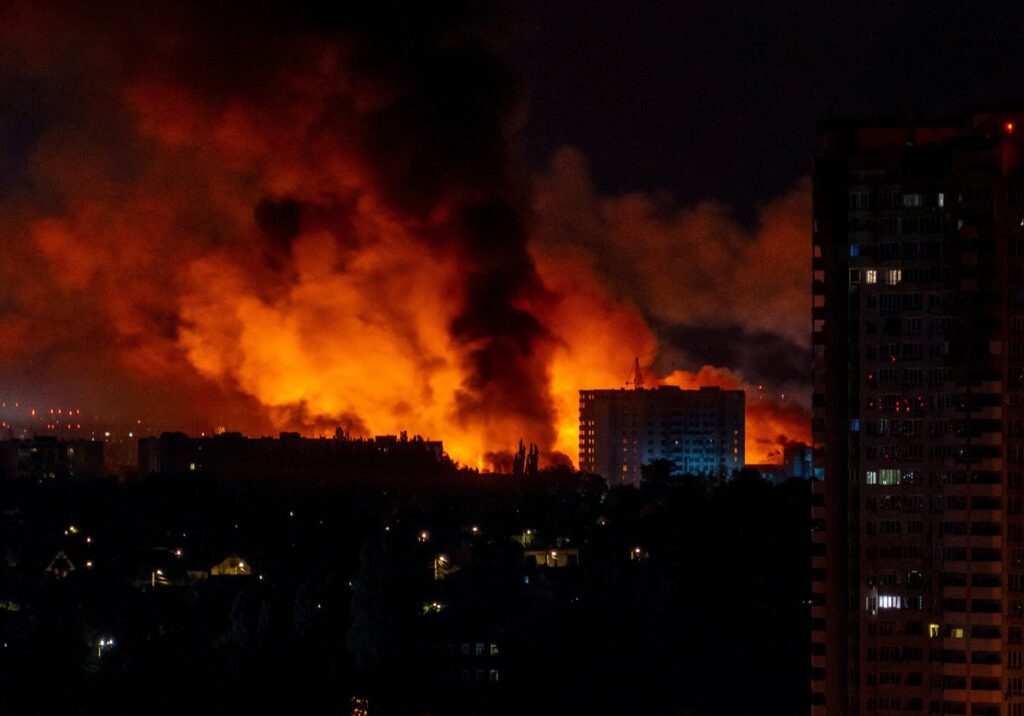 Масированный обстрел Киева в ночь на 21 июля разрушил жилые дома и детсад