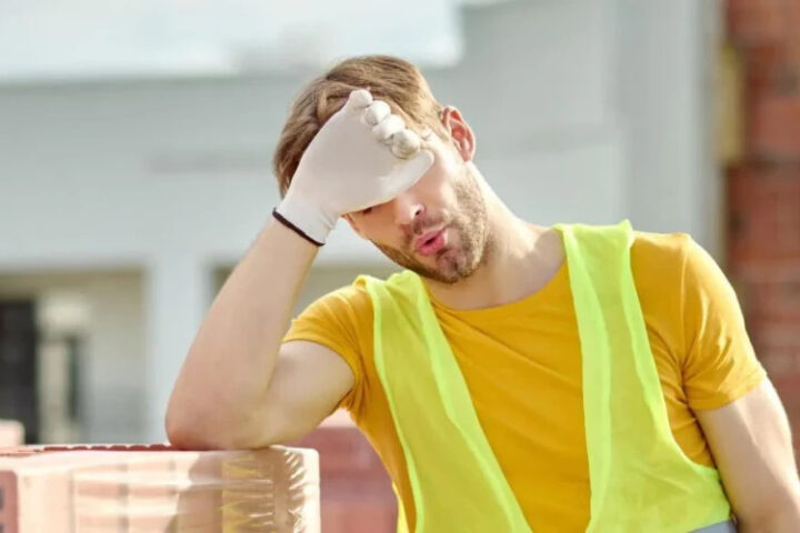 Министерство труда одной из стран ЕС временно запретило outdoor-работу.