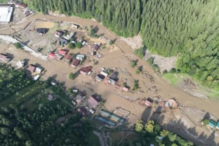 Наводнения в румынской Буковине: эвакуация сотен людей и разрушения инфраструктуры