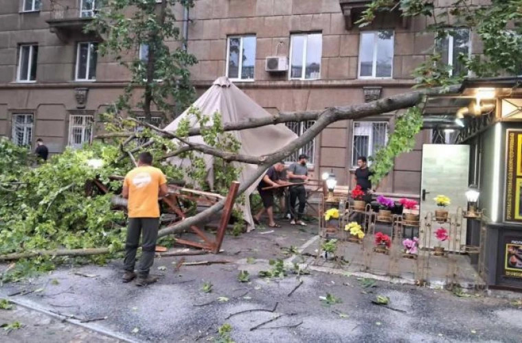 Одесса столкнулась с плохой погодой и штормовым ветром