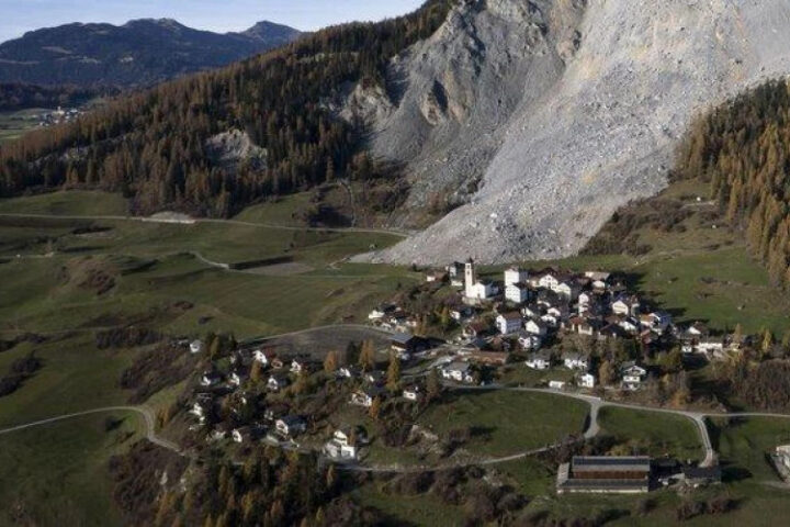 Опасность оползней в альпийских деревнях требует новых мер защиты