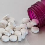 Опасные комбинации: какие лекарства запрещено сочетать?