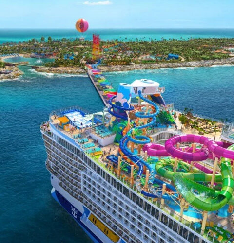 Плавучий мегаполис: самый большой круизный лайнер мира готовится к первому рейсу