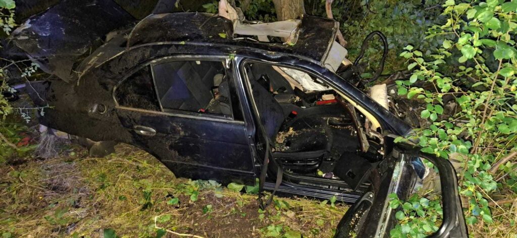 Серьезное ДТП в Дрокиевском районе: трое пострадавших в больнице после аварии с BMW