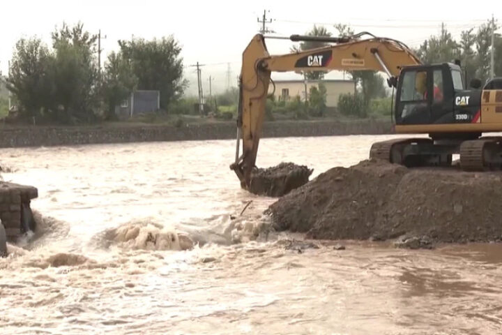 Си Цзиньпин призывает обеспечить безопасность людей в условиях наводнений в Китае
