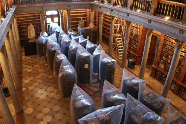 Спасение тысячелетней библиотеки Венгрии: угроза для книг